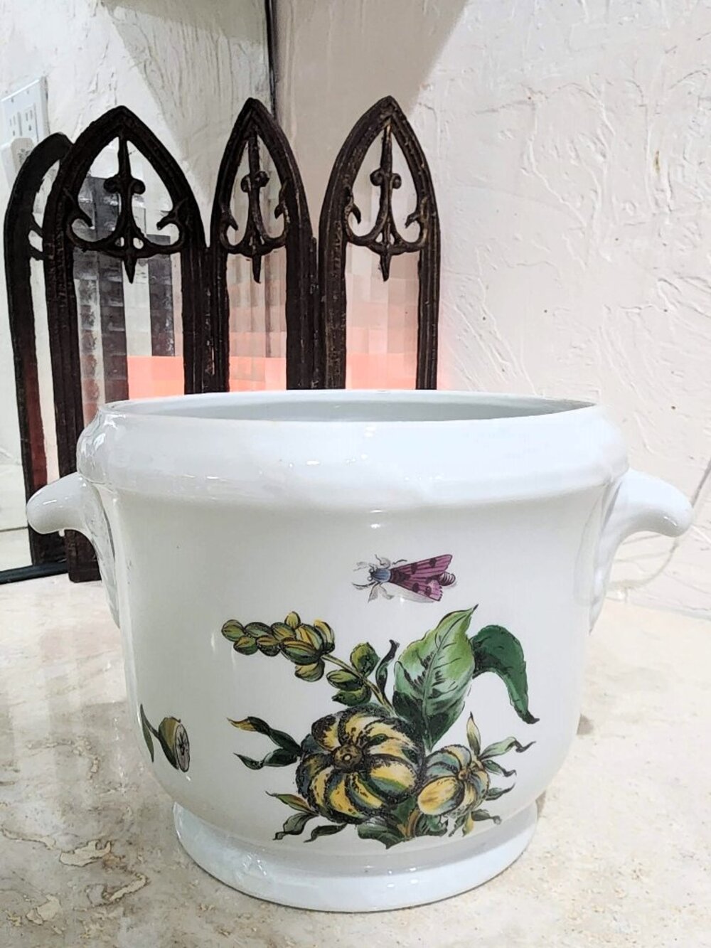 Mottahedeh Porcelain "The Exotic Plant" Cachepot Planter 8.5"